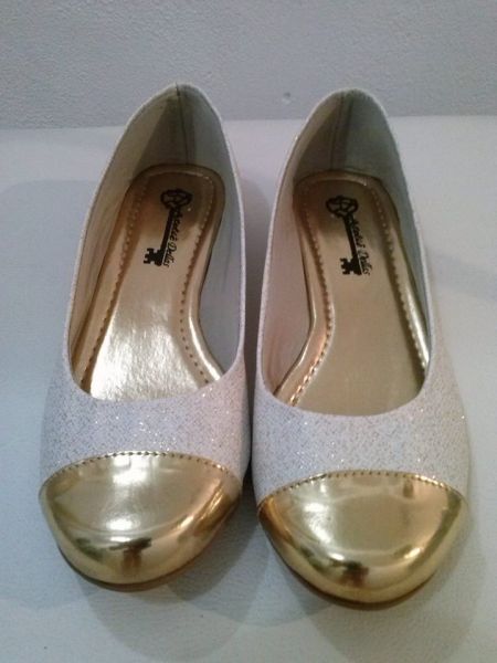 GLITTER BRANCO COM PONTA DOURADA